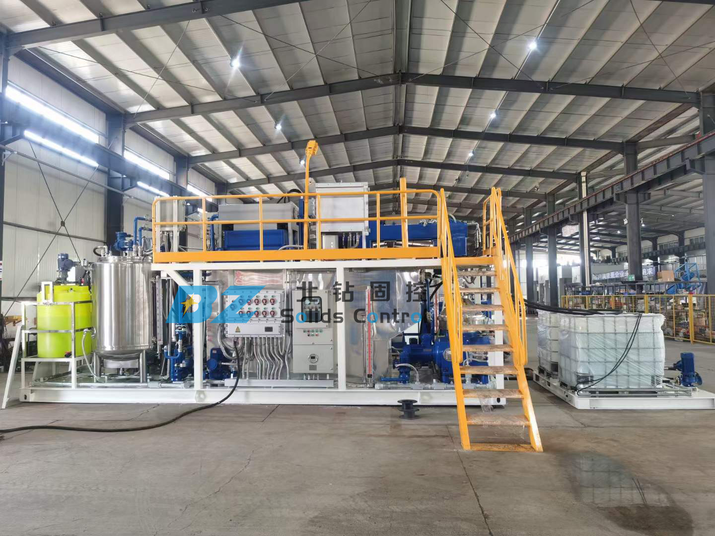 北钻固控含油污泥处理系统销往国内某项目现场